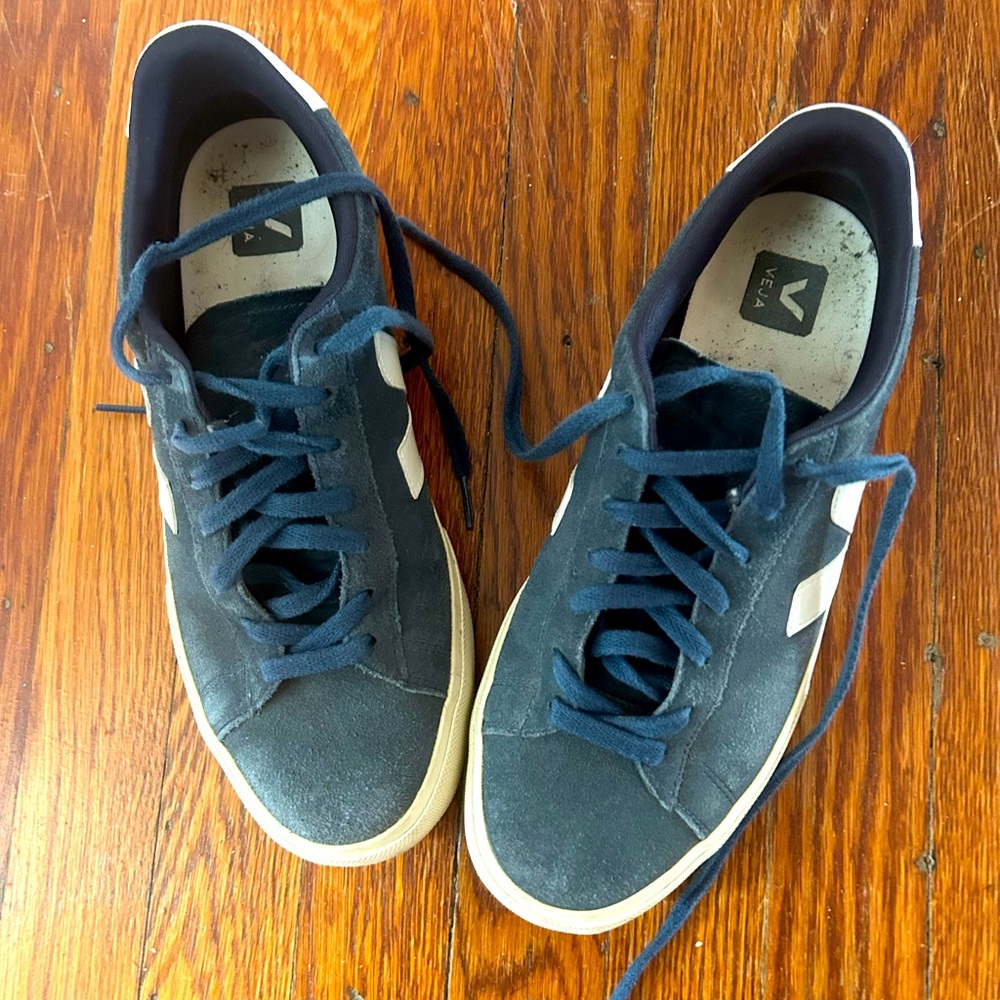 Vejas Campo Suede Sneakers- size 9